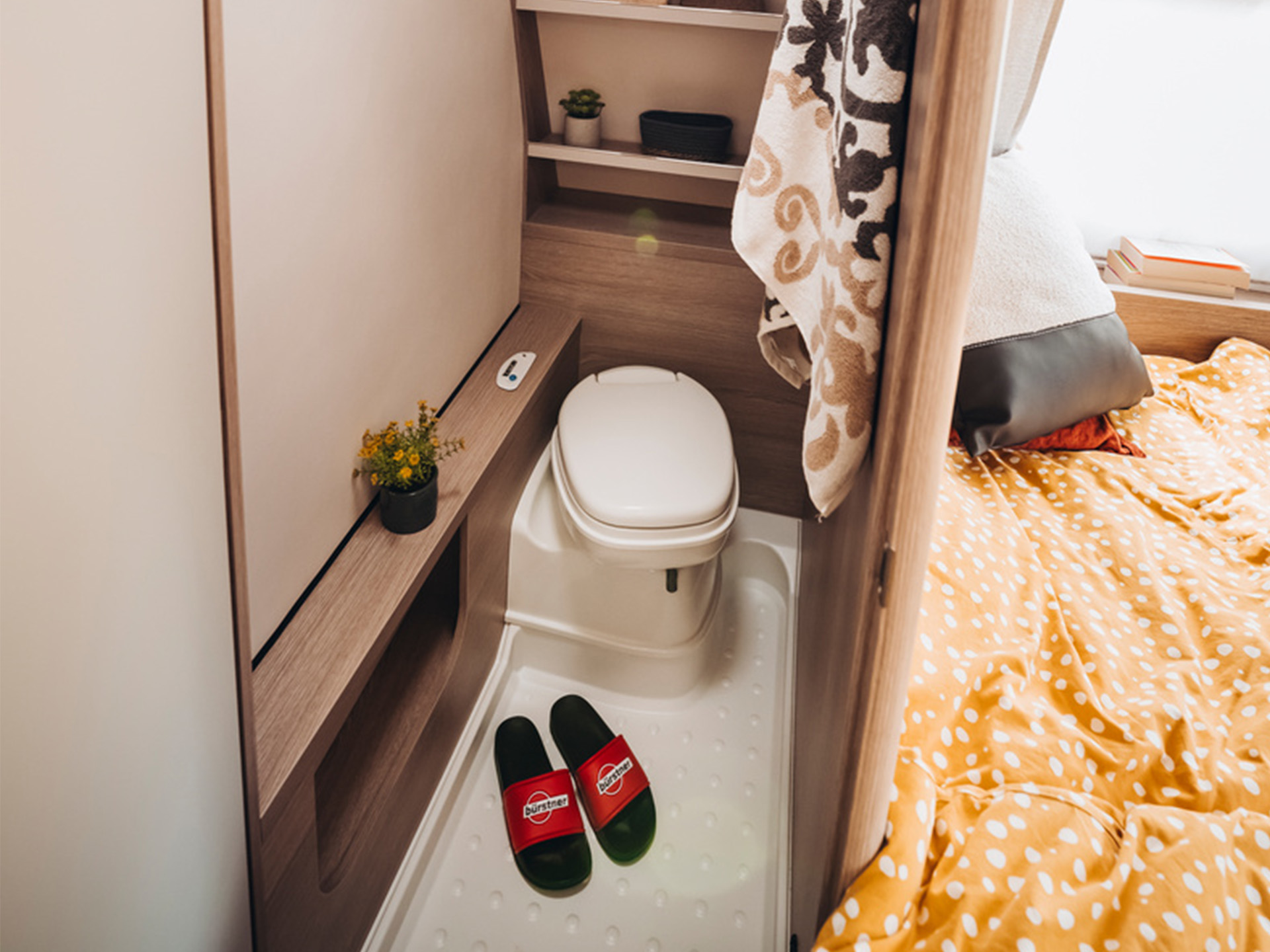 Buerstner Wohnwagen Premio Skyline Sondermodell 2025 Innenansicht Toilette Inneneinrichtung